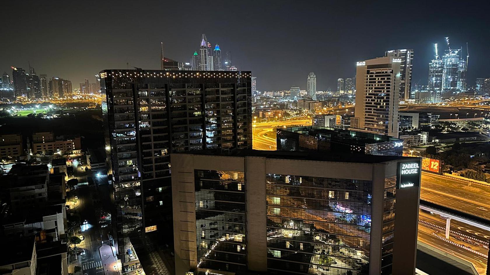 Vista Partition Room In Tecom Near Internet City Metro Dubai Exterior photo