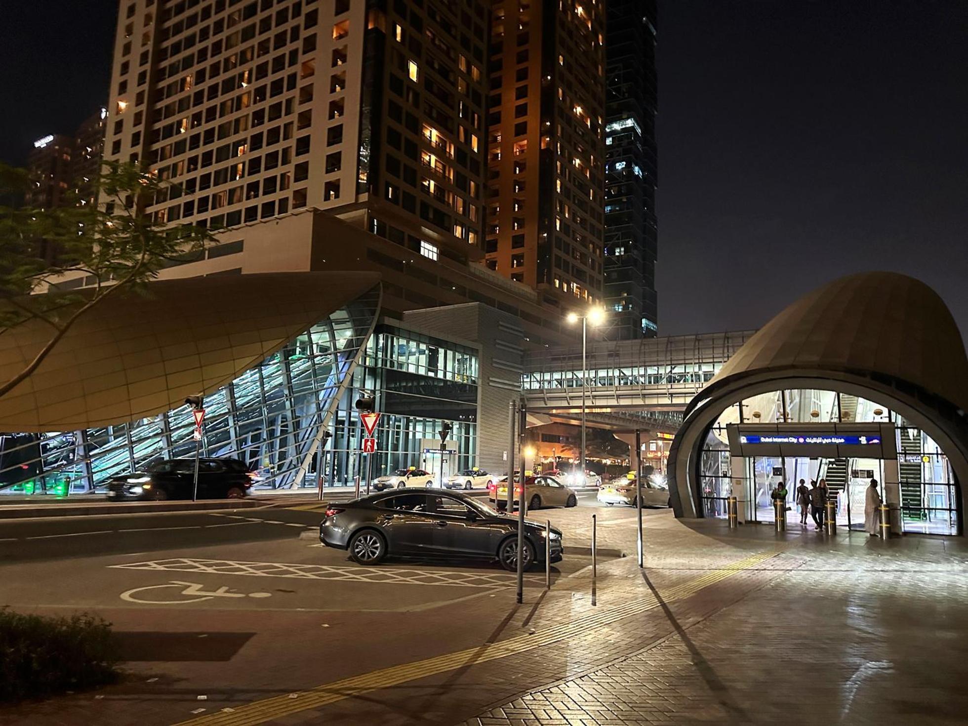 Vista Partition Room In Tecom Near Internet City Metro Dubai Exterior photo