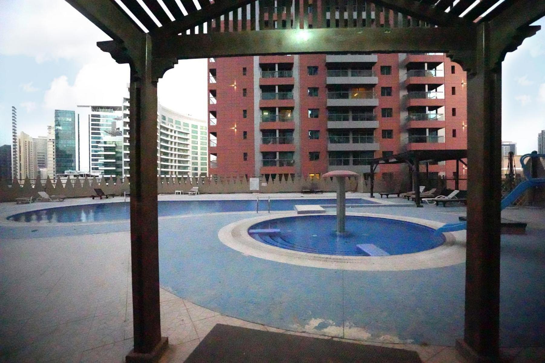Vista Partition Room In Tecom Near Internet City Metro Dubai Exterior photo